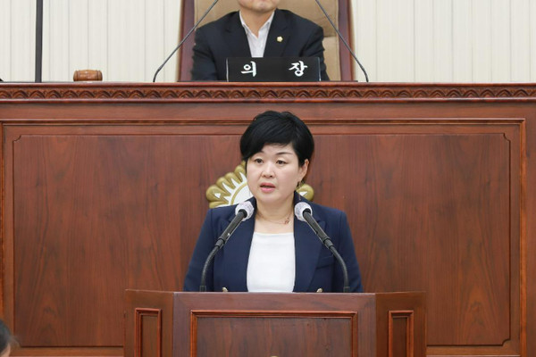 윤미현 과천시의원. 과천시의회 홈페이지 캡처
