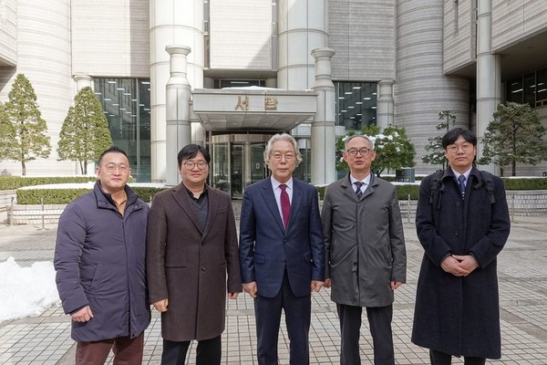 인터콥 항소심 선고 기일에 법원에 출석한 합신측 관계자들. 천한필 목사, 구종성 목사, 변세권 총회장, 유영권 이대위원장, 박대현 목사(사진 왼쪽부터)