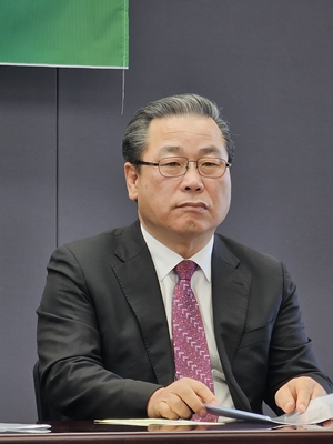 사이비종교 규제법 제정촉구 성명을 발표한 서영국 목사