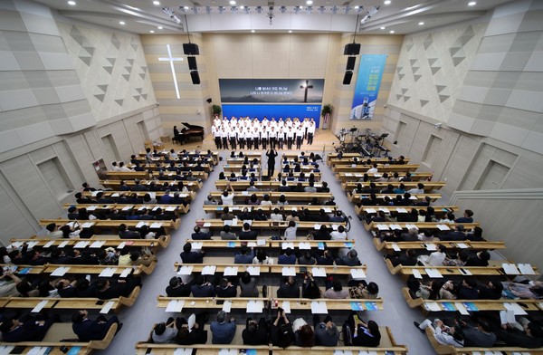 1200석의 본당 좌석이 입당 예배에 가득찼다(사진 상록교회 제공)