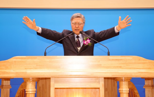 축도하는 이용호 목사(고신 전총회장)