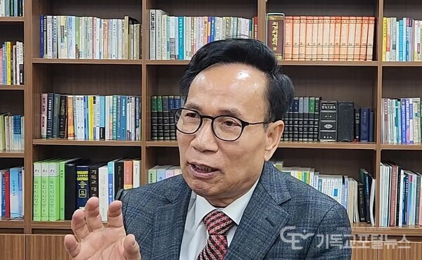 기독교포털뉴스와 신년 인터뷰를 한 진용식 목사