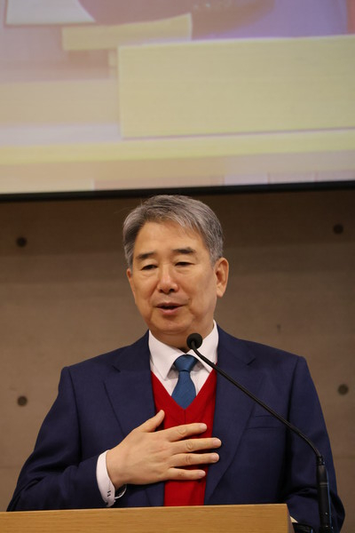 개회예배에서 설교한 김호경 목사(새성동교회)