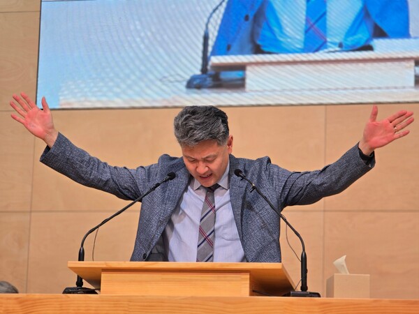 축도하는 안상혁 총장